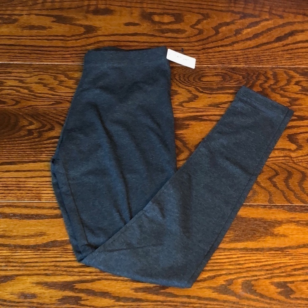 Victoria’s Secret Ankle Length Sport Leggings Size XS